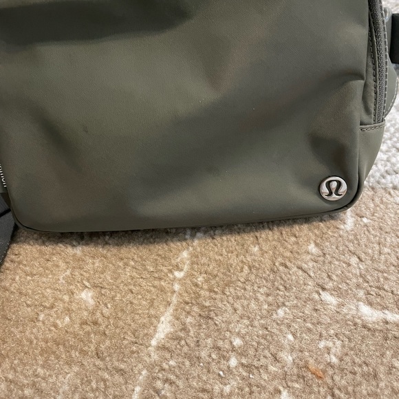 Lululemon Everywhere Belt Bag Large 2L - Picture 12 of 12